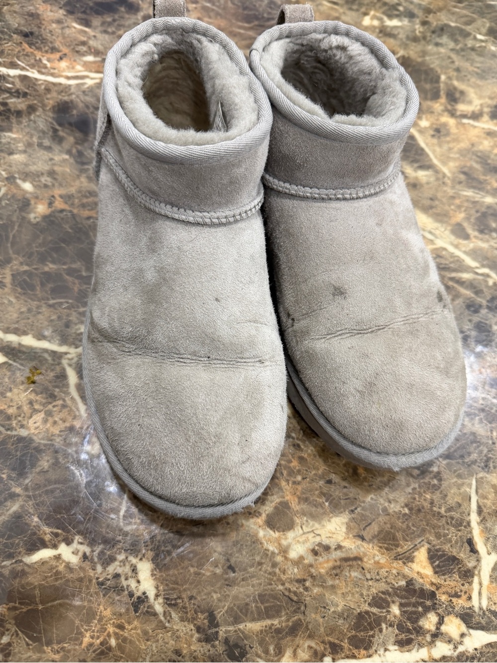 UGG Women’s Short Shearling Suede Boots - Light Gray Size 10